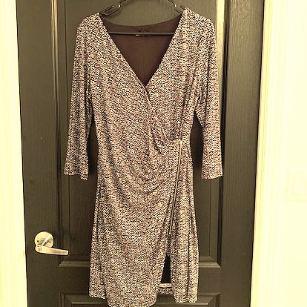 V-neck wrap dress
